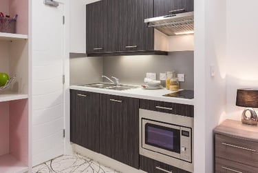 1 bed studio, Queens Terrace, City Centre, Southampton, SO143LR - Image 3